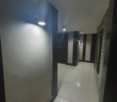 El Cangrejo Apartment | R.1112 Estudio ejecutivo, privado con cocina y baño.