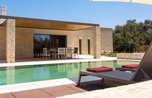 Chalikounas Villa | R 1385 Natumo Villa with Automatic security gate, Fireplace & Private swimming pool