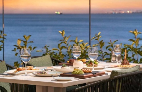Bakırkoy House | R 1821 Crowne Plaza Istanbul Florya