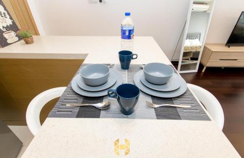 Central District Apartment | R&F Princess Cove CIQ Premium Sea & City view Suites by NEO
