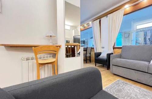 Forze Armate - Sella Nuova Apartment | "R&P apartment", short term stay, elegant design, Bisceglie metro station, easy for San Siro and Fiera Milano, free parking