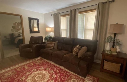 Sioux Falls Apartment | R Place - Peaceful and quiet apartment! nEasy access to all surrounding area.