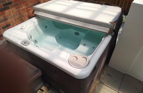 Trent Hills Villa | R&R Heaven Music 4 the Soul See fall colors in Hottub