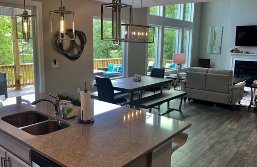 Chapin House | R&R Lake Retreat