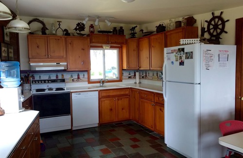 Kingsville House | R-Runaway On the Lake