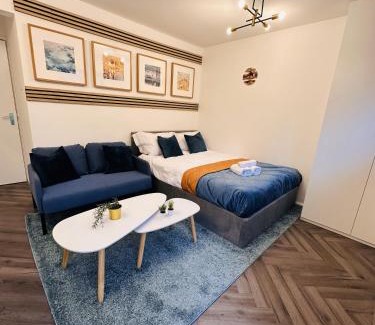 Cradley House | R1 - En-suite Private Room in Birmingham House - Quinton