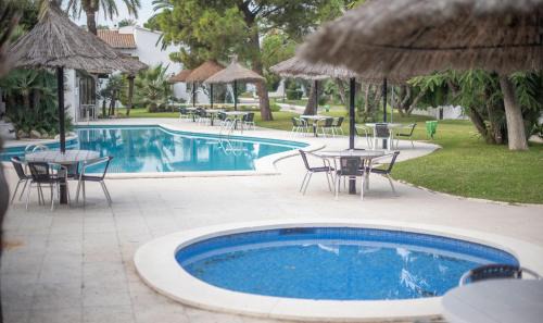Calafell Villa | R157 - Casa Alorda Park con Piscina , Jardin y Cerca de la Playa