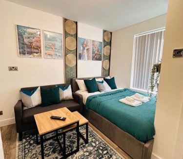 Birmingham House | R2 - Newly renovated Luxury Private En-Suite Room in Harborne Park Road - Birmingham