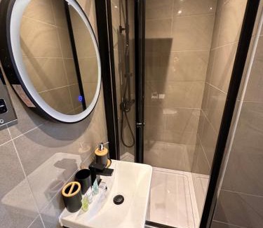 Birmingham House | R3 - Newly renovated luxury Private En-Suite Room in Harborne Park Road - Birmingham