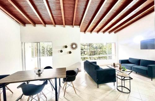 Lalinde Apartment | R301 Apartment close to Lleras park and Provenza