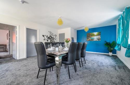 Batley House | -RA 2F 421- For your Relaxed,Cosy stay,Parking