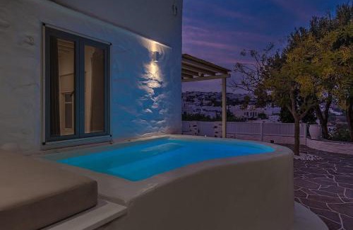 Apollonia House | Rabagas Suites Luxury - In The Heart of Sifnos