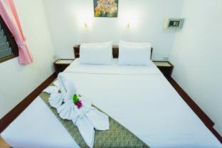 Nanai Road House | Rabbit Mansion Patong Hotel
