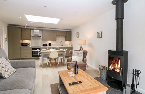 Fareham Cottage | RABBIT'S WARREN, luxury holiday cottage in Titchfield Common