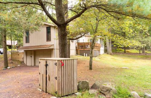 Lake Harmony House | Racc00ns Retreat