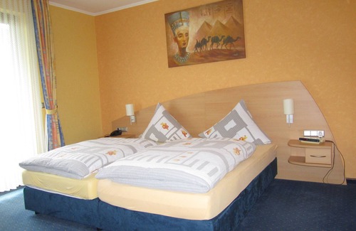 Nuerburg Hotel | Race-Hotel zur Burg Nürburg