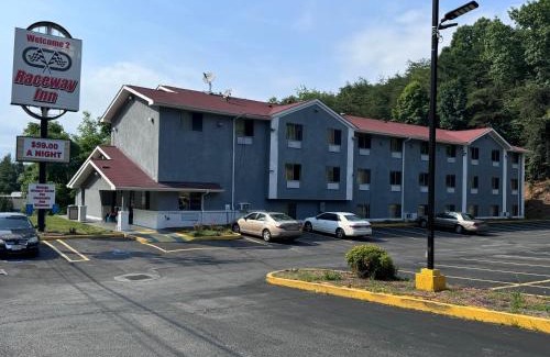 Villa Heights Hotel | Raceway inn