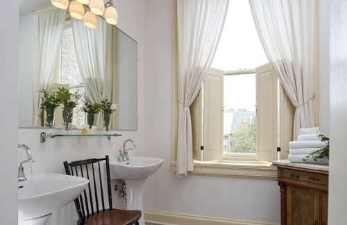 Downtown Baltimore Bed & Breakfast | Rachael's Dowry B&B