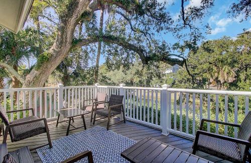 Twin Oaks House | Racquet Club 24 by Wild Dunes, in Resort Core