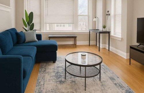 Avondale Apartment | Radiant 2BR Apt near Shops - Springfield 04-2