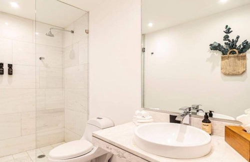 Los Morales Apartment | Radiant 3BR wBalcony&View
