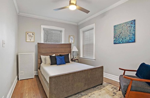 Avondale Apartment | Radiant & Airy 2BR Apartment near Shops