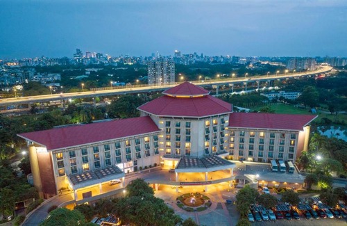 Dhaka Hotel | Radisson Blu Dhaka Water Garden