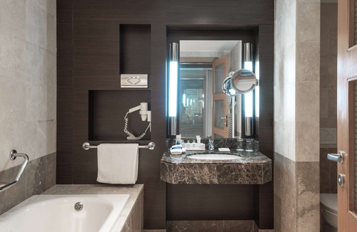 Nur-Sultan Hotel | Radisson Hotel, Astana