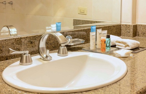 Amador Hotel | Radisson Hotel Panama Canal