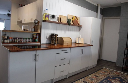 Perth House | Raeside Home: Cosy pet friendly family home, Close to beaches and cafes.