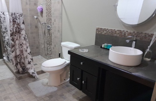 Whitehouse Bed & Breakfast | Rafjam West
