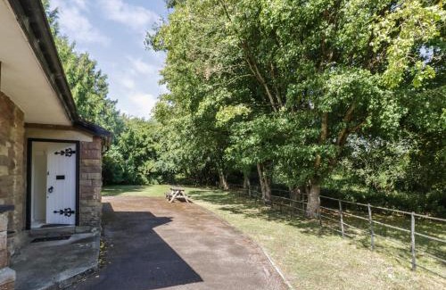 Monmouth House | Raglan Lodge