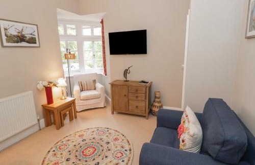 Monmouth House | Raglan Lodge