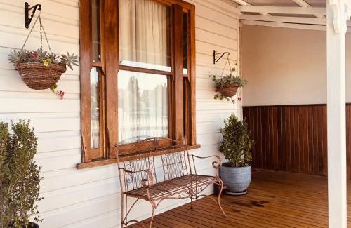 Bunbury House | Railway Cottage