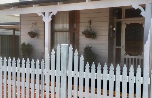 Bunbury House | Railway Cottage