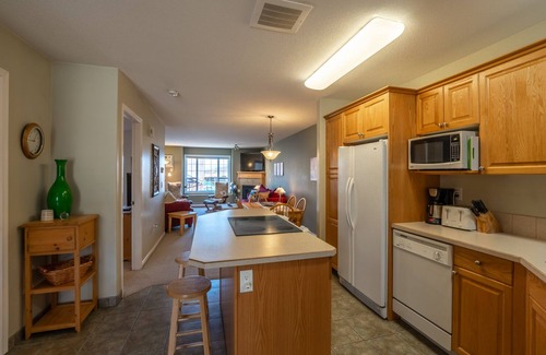 Okanagan-Similkameen Condo | Railway Lane - Beach Access and View - Private Quiet Setting!