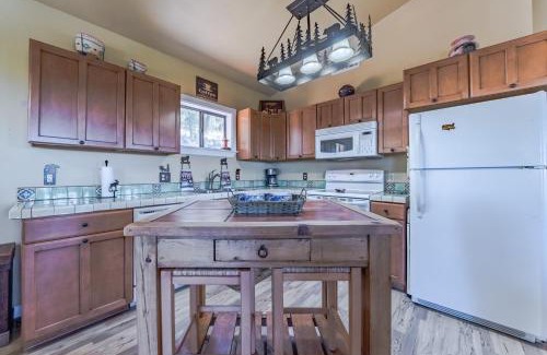 Ruidoso House | Rain Dance Retreat: Updated 2 Bedroom, 2 Bath Cabin with a Private Hot Tub and Views For Days!