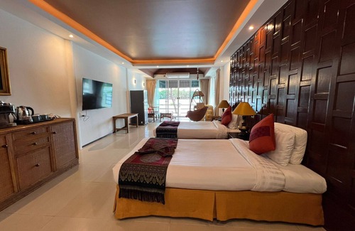 Bang Khla House | Rainbow Arokaya Holistic Longevity Wellness Resort - Riverfront Room 6