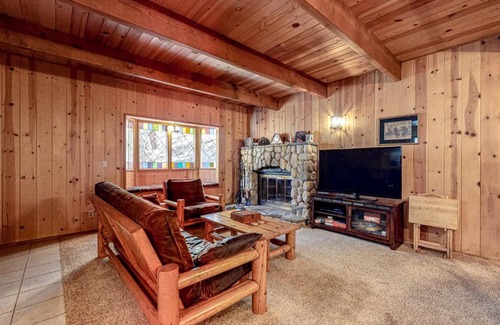 Lake Arrowhead House | Rainbow Cottage