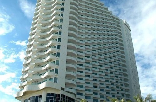 Tanjung Bungah Apartment | Rainbow Paradise Beach Resort by LWE
