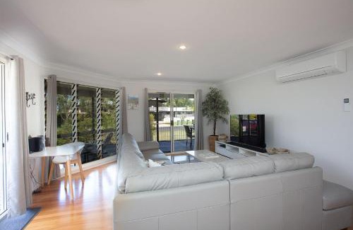 Rainbow Beach House | Rainbow Tides - Rainbow Beach - Pets welcome - Aircon
