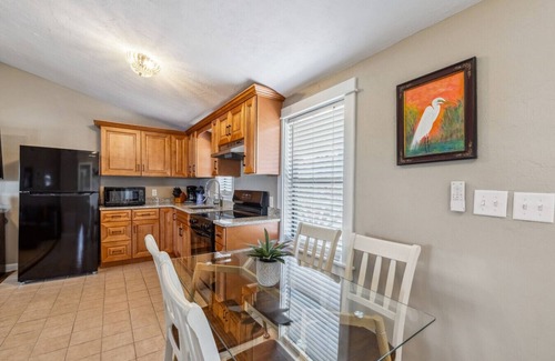 Cedar Key House | Rains Cottage: Waterfront w/dock and pet friendly!