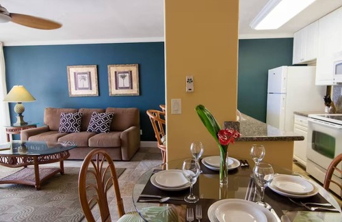 Historic Kailua Village Resort | Raintree Kona Reef, Hawaii Timeshare Rental