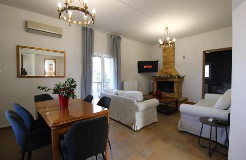 Polidrosos House | Raise Polydrosos Family Lodge