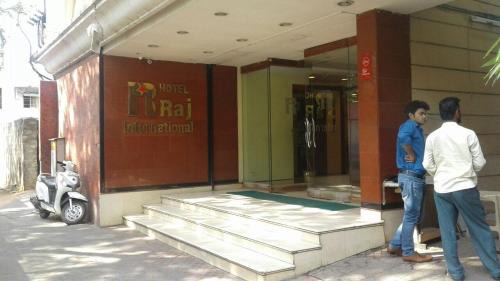 Nampally Hotel | RAJ iNTERNATIONAL HOTEL