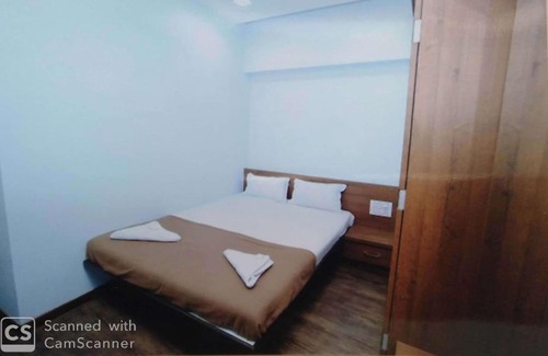 Kolhapur Hotel | Rajhuns Deluxe Lodging