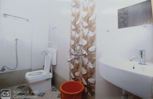 Kolhapur Hotel | Rajhuns Deluxe Lodging