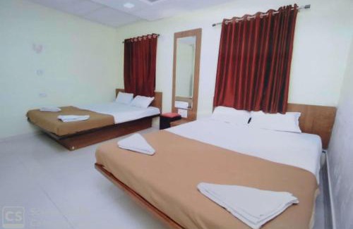 Kolhapur Hotel | Rajhuns Deluxe Lodging
