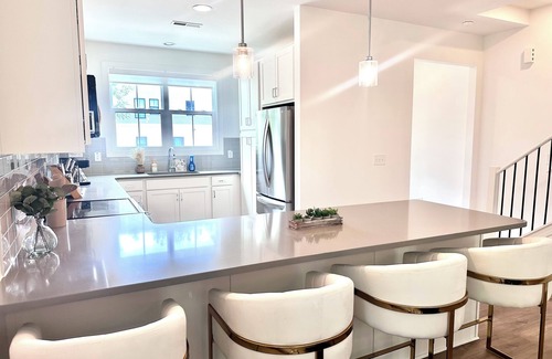 North Raleigh House | Raleigh Luxe Loft in North Hills