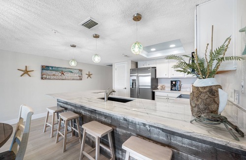 North Redington Beach Condo | Ram Sea 302- Beachfront with pool & Hottub!